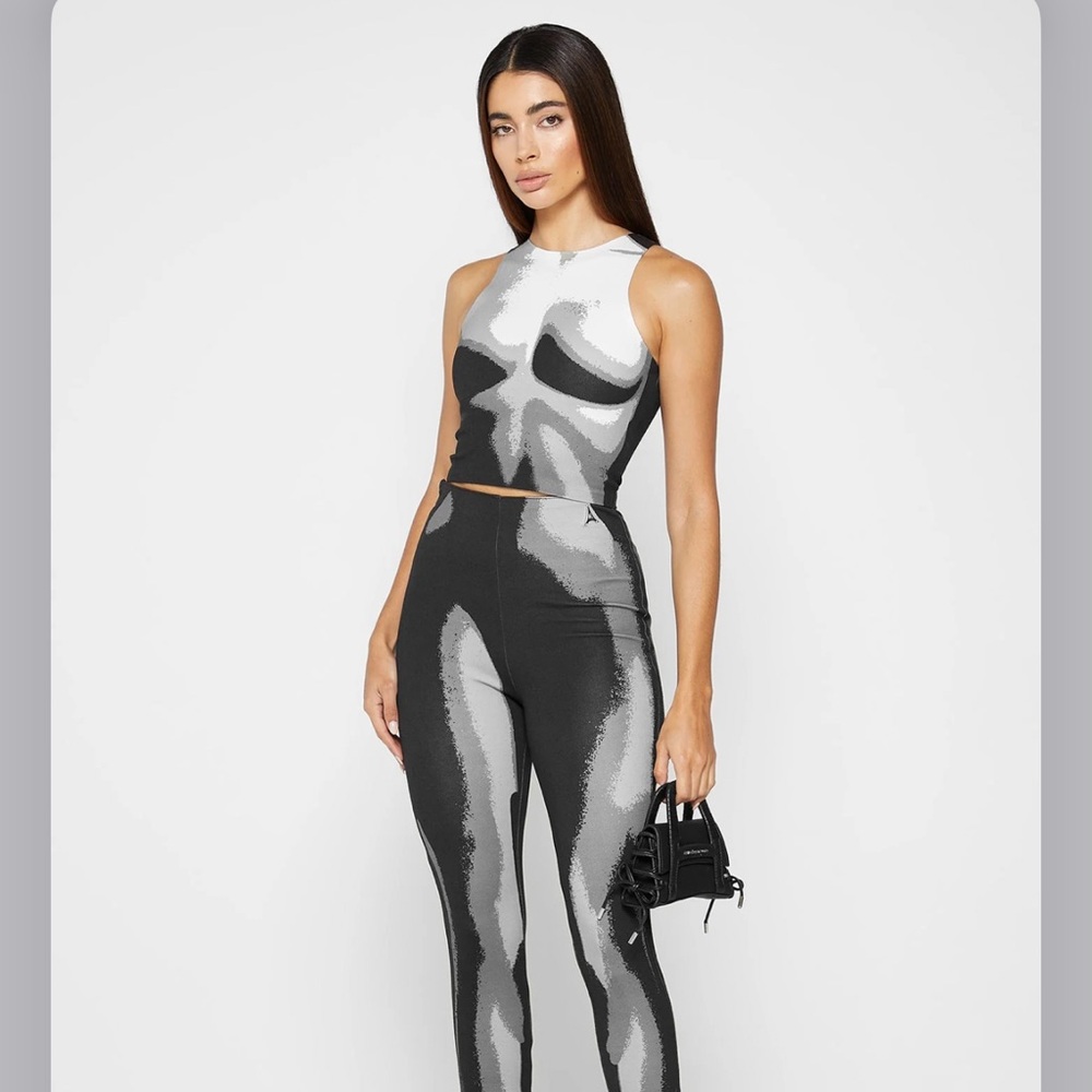 Maniere De Voir Body Print Top and Leggings